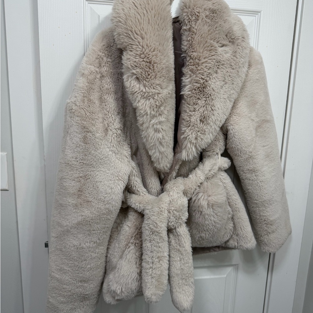 AKIRA Plush Teddy Jacket in Cream